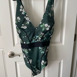 SUPER CUTE PLUS FLORAL SWIM ONE PIECE